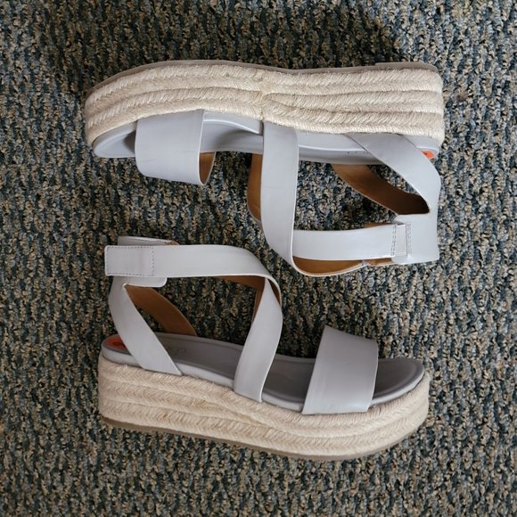 NWOT  Franco Sarto Flatforms Size 9.5 - Picture 6 of 8